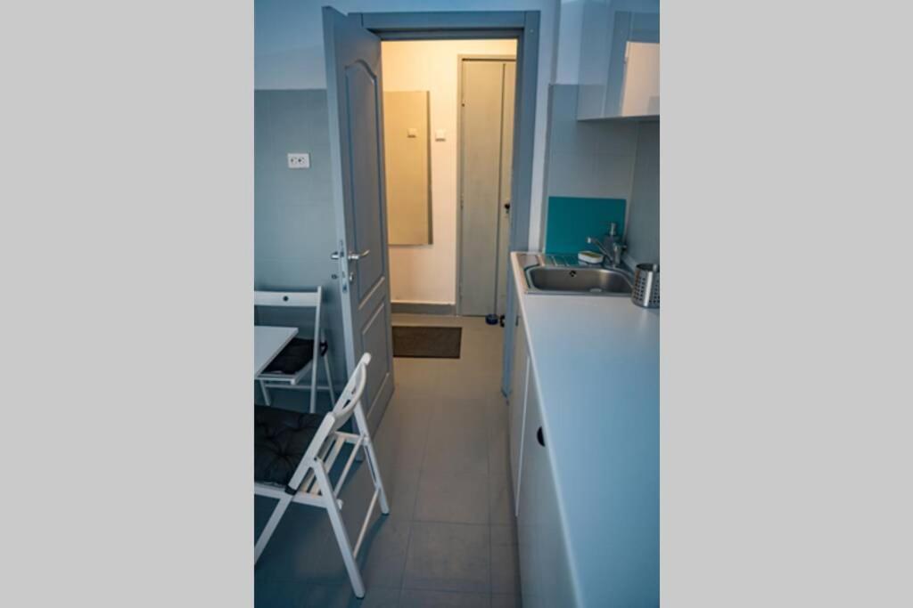 Modern 1 Bedroom Apartment In Bucharest Center! Екстериор снимка